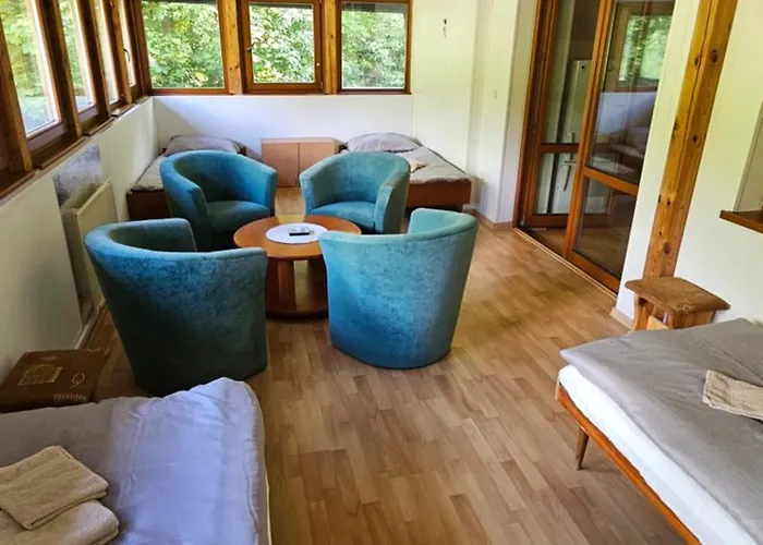 Chalupka V Rajeckych Lejlighed *